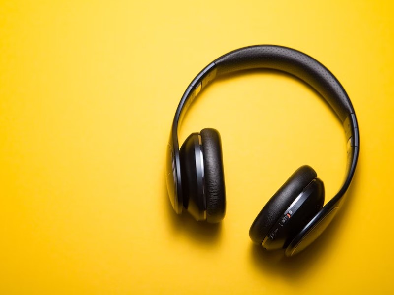 Headphone Beats Solo 3 Wireless Pengisian Daya Cukup 5 Menit Saja